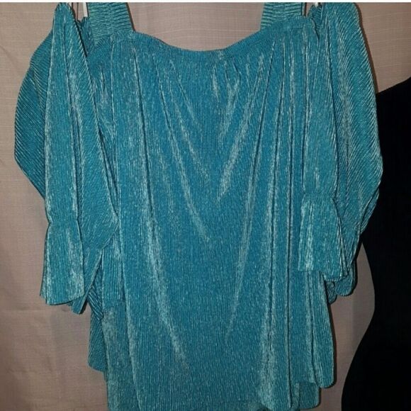 Teal Cold Shoulder Plus Size Blouse - Picture 3 of 3